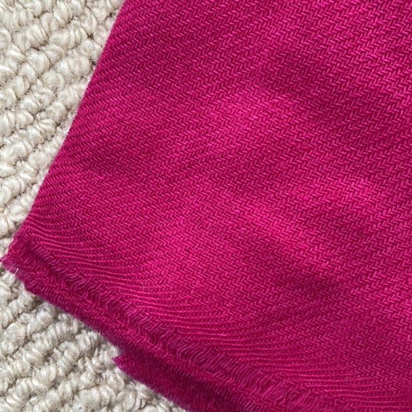 New Exclusive Cashmere Scarf Wrap Made in Nepal Pink - Picture 4 of 5